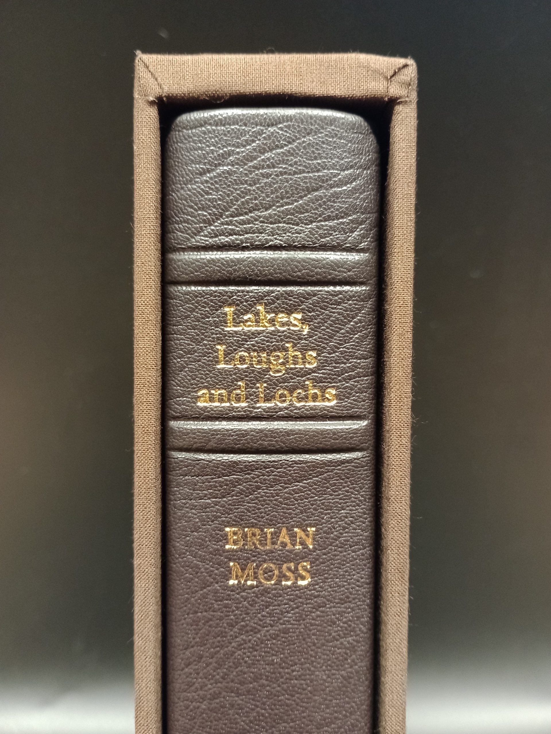 Lakes, Loughs and Lochs: New Naturalist 128: Leather bound - Image 2
