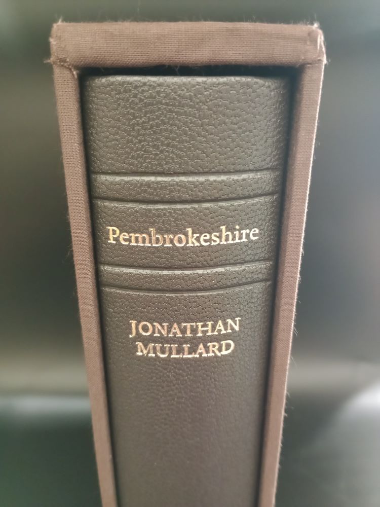 Pembrokeshire: New Naturalist 141: Leather bound - Image 2
