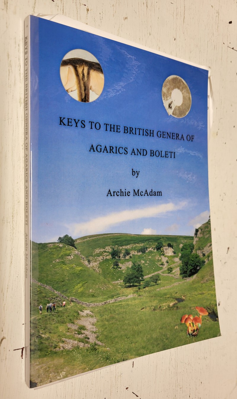 Keys to the British Genera of Agarics and Boleti