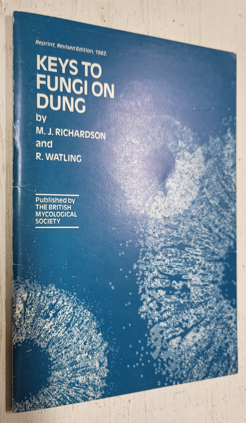 Keys to Fungi on Dung